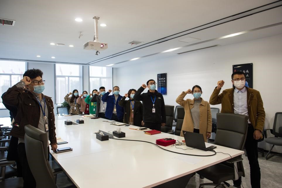 湖南古天乐太阳集团城新能源党支部召开防疫先锋党员表彰会