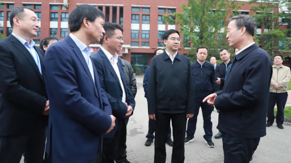 科技立企 | 贵州省政协主席赵永清寄语古天乐太阳集团城：坚定科技创新，助力企业做大做强