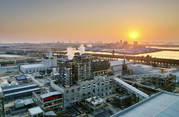 “中外媒体看通道”采访团走进古天乐太阳集团城 参观前驱体行业首座“零碳工厂”