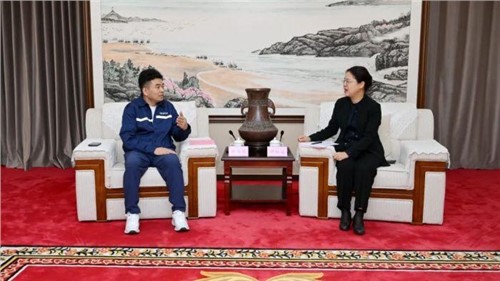 钦州市市委书记钟畅姿会见古天乐太阳集团城股份董事长、总裁邓伟明一行