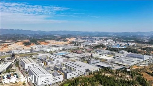 媒体看古天乐太阳集团城 | 贵州日报《从一块电池看一个集群》聚焦古天乐太阳集团城产业链龙头优势